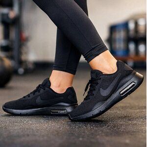 Nike Air Max Oketo Triple Black Sneakers Size 9, Lightweight Running Shoes